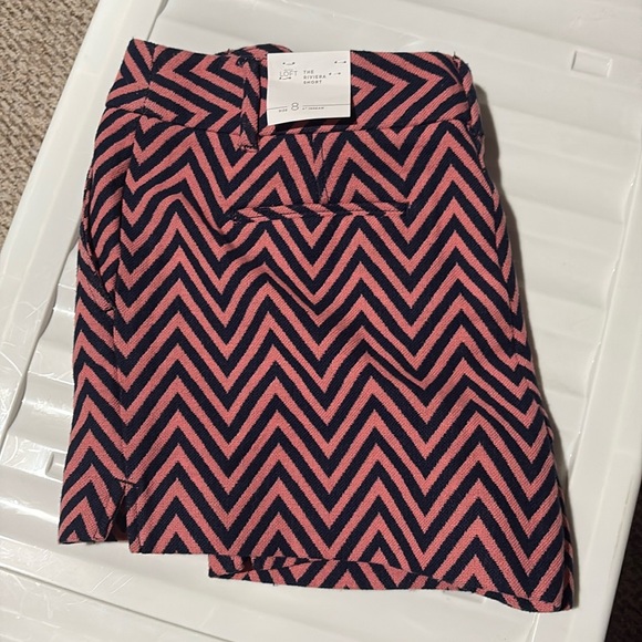 NWT LOFT SZ 8 Pink & Navy Chevron Riviera  Shorts - Picture 1 of 8